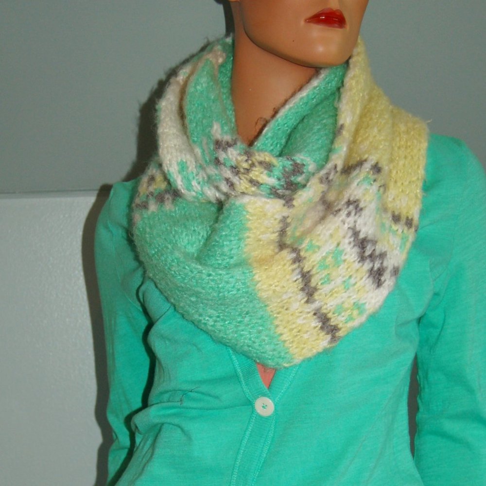 AEO Knitted Pastel Infinity Scarf Mint Green